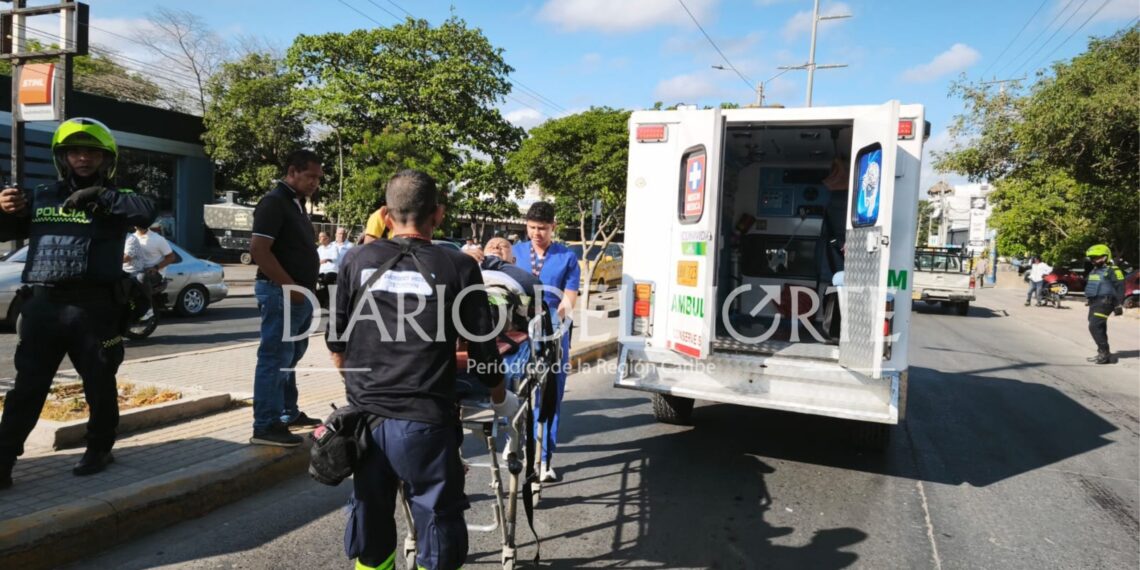 Adulto mayor resulta herido tras ser embestido al cruzar vía en la Avenida El Progreso de Riohacha