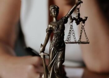 Procuraduría destituye e inhabilita por 10 años a jueza de Justicia Penal Militar en Barranquilla por acoso laboral