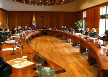 La Corte Constitucional de Colombia redefine la responsabilidad sobre la investigación de honorarios de la defensa técnica en casos vinculados a organizaciones criminales