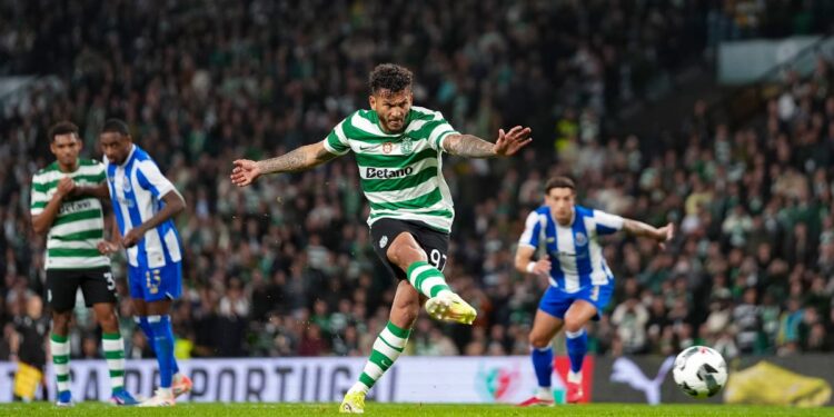 Luis Javier Suárez alcanza las 30 anotaciones esta temporada y es el máximo goleador en Portugal