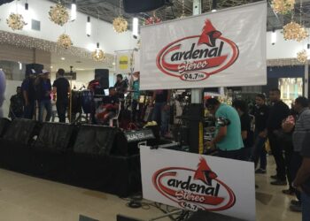 Con nostalgia los sanjuaneros despiden la emisora Cardenal Stereo 94.7 FM.
