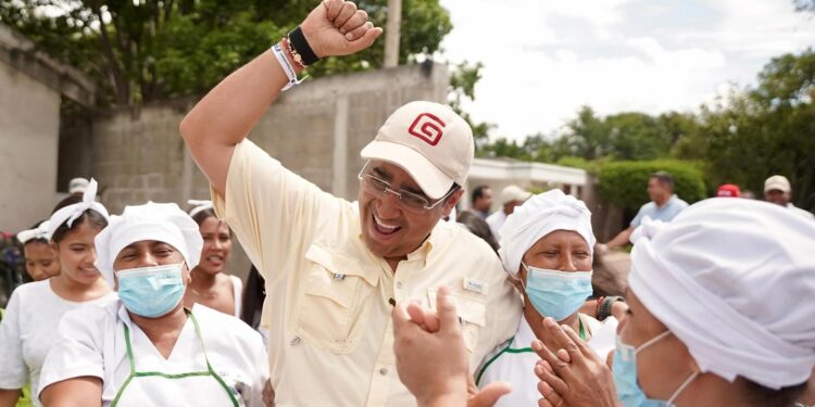 El ‘efecto Jairito’, una combinación de carisma, gestión eficiente, cumplimiento de promesas y cercanía con la gente