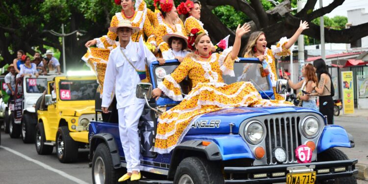 El desfile tradicional de los jeeps Willys, antesala del Festival de la Leyenda Vallenata