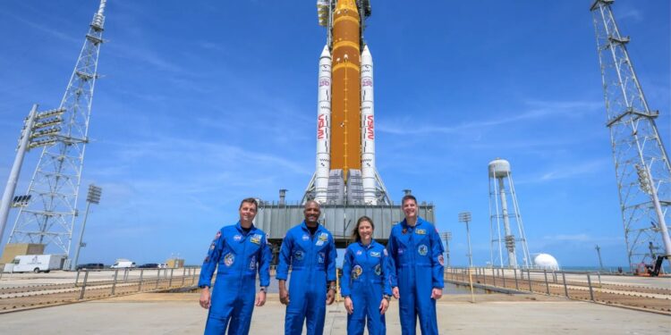 Artemis II despegó y completó con éxito sus primeras verificaciones en el espacio