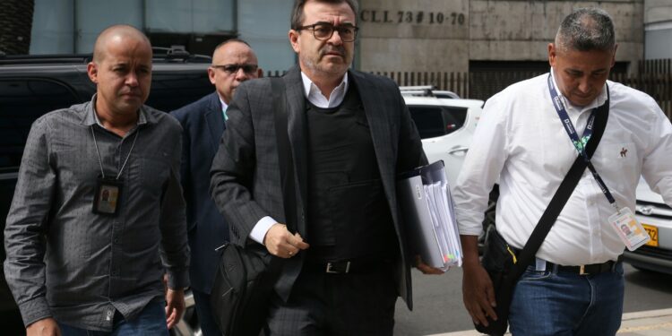 Exdirector de la UNGRD Olmedo López busca sentencia anticipada por escándalo de carrotanques en La Guajira