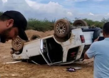 Volcamiento de transporte escolar en zona rural de Manaure deja varios heridos