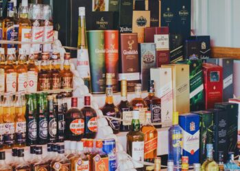 Corte Constitucional tumba decreto que imponía IVA del 19% a licores y apuestas en línea