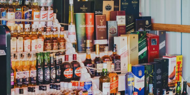 Corte Constitucional tumba decreto que imponía IVA del 19% a licores y apuestas en línea