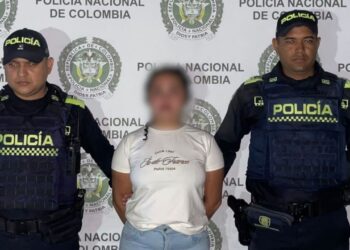 Capturan en La Guajira a alias «La Tía», señalada de liderar red logística de grupo armado