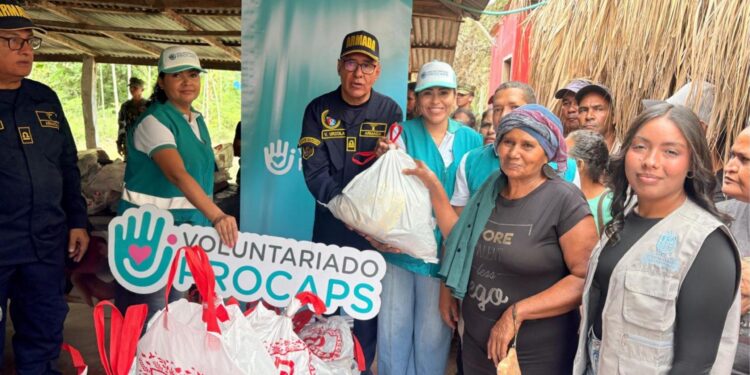 Procaps y Armada de Colombia entregan ayudas humanitarias a comunidades afectadas en Córdoba