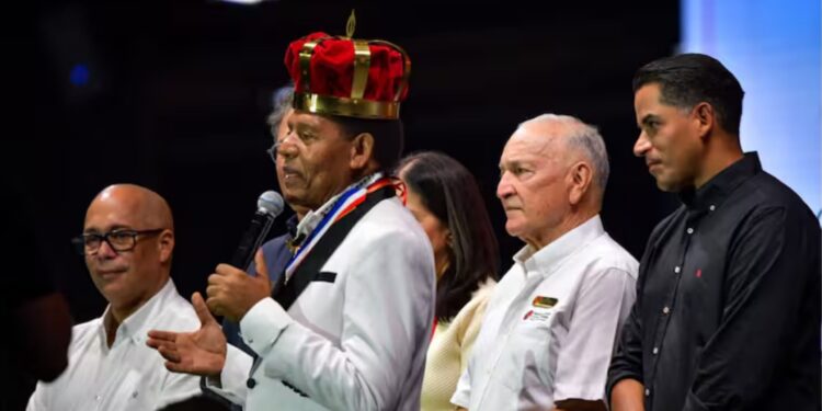 Israel Romero es exaltado como Rey Vitalicio del Festival de la Leyenda Vallenata