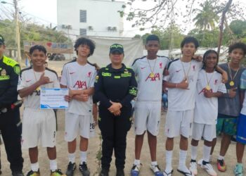 La Policía Nacional promueve educación e integración juvenil en Dibulla