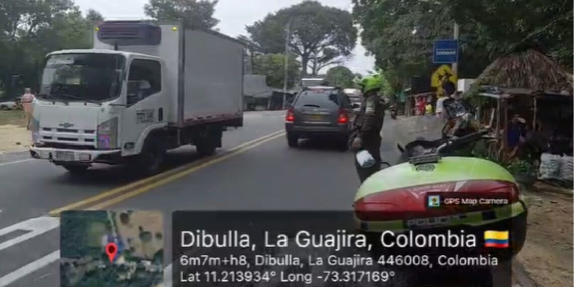 El lunes 13 de abril se restableció la vía Río Palomino – Riohacha tras más de 12 horas de bloqueo