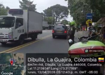 El lunes 13 de abril se restableció la vía Río Palomino – Riohacha tras más de 12 horas de bloqueo