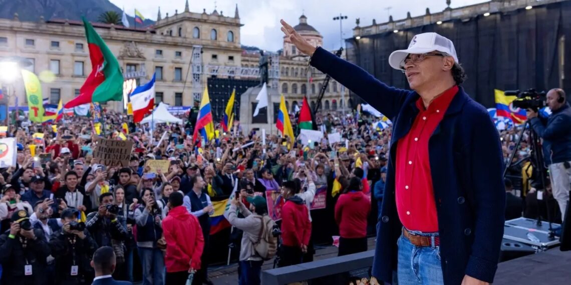 Aprobación del presidente Petro: ¿efecto teflón?