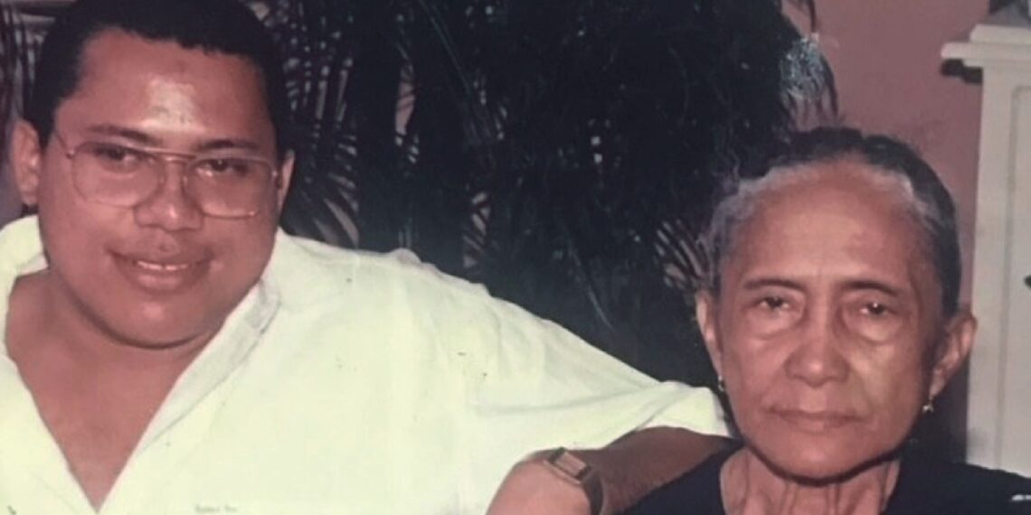 Madre… presente en mis cortos días y en mis largas noches