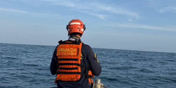 Armada intensifica búsqueda de dos hombres desaparecidos en aguas de la Alta Guajira