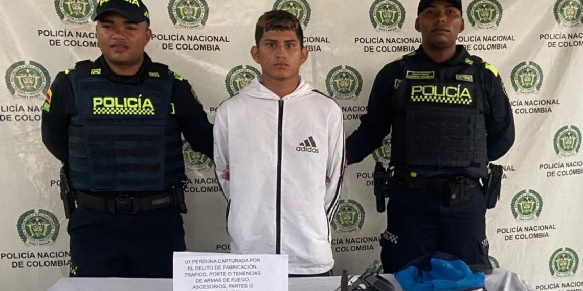 Capturan a joven con partes de pistola y municiones en Maicao