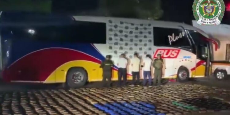 Incautan 460 kilos de marihuana y capturan a tres hombres en la vía Palomino–Riohacha