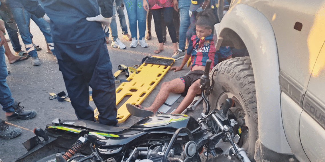 Accidente entre camioneta y motocicleta deja un herido en Fonseca