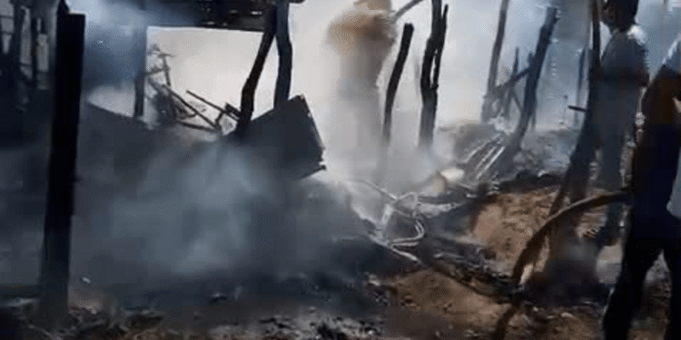 Incendios consumieron viviendas y vehículos en Riohacha en medio de altas temperaturas
