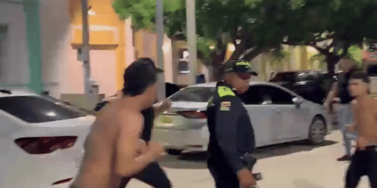 Pelea entre jóvenes alteró el orden público en la plaza principal de San Juan del Cesar