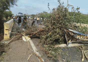 Persisten bloqueos en vías de La Guajira por protestas indígenas y afrodescendientes