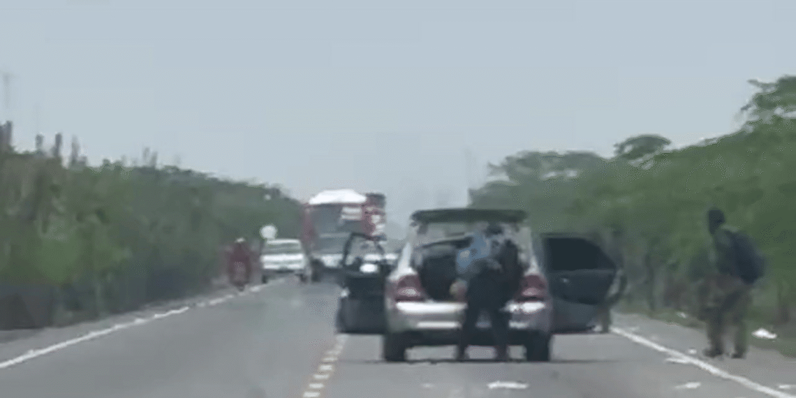 Hombres armados asaltan vehículo con pasajeros en vía Maicao – Riohacha