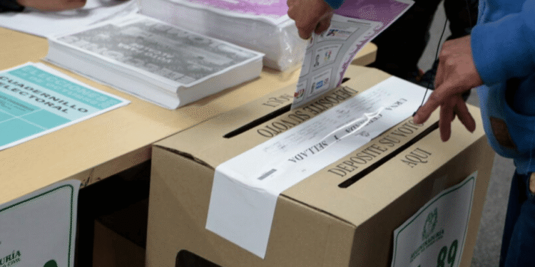 Cierran las urnas y avanza el preconteo de las elecciones presidenciales