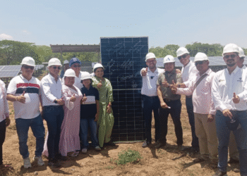 Gobierno inauguró granja solar en Albania y anunció nuevos proyectos energéticos