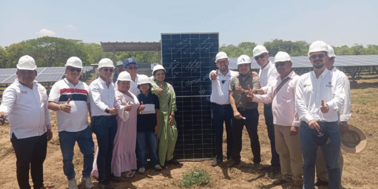 Gobierno inauguró granja solar en Albania y anunció nuevos proyectos energéticos