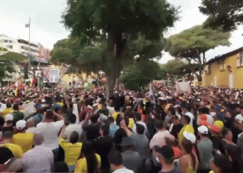 Multitudinario cierre de campaña de Abelardo De La Espriella en Bucaramanga