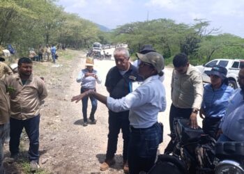 Trabajadores bloquean vía La Cortica en Albania por presunta “masacre laboral” contra mano de obra local
