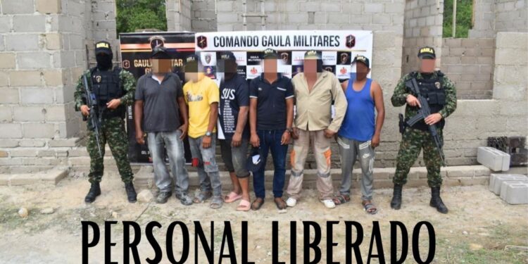 Ejército Nacional libera a 15 personas retenidas en zona rural de Riohacha