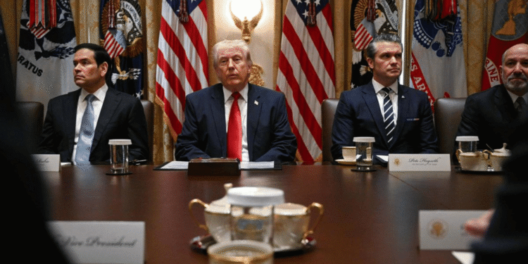 Trump anuncia nuevos ataques contra Irán y amenaza con tomar control de infraestructura petrolera