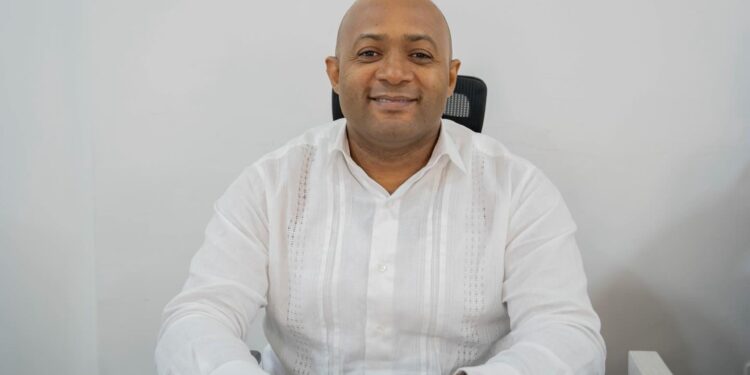Christian Bermúdez renuncia al Concejo y confirma su aspiración a la Alcaldía de Riohacha