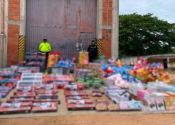 Incautan más de 2.200 juguetes de contrabando en Valledupar: hallaron 606 réplicas de armas