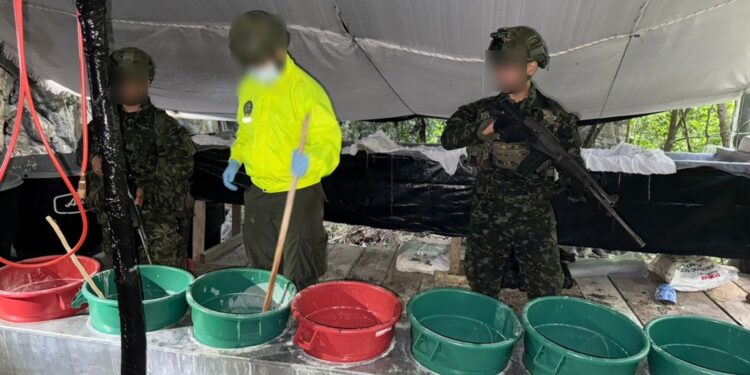 Incautan 1,5 toneladas de cocaína y destruyen 19 explosivos en operativo contra el ELN en el Cesar