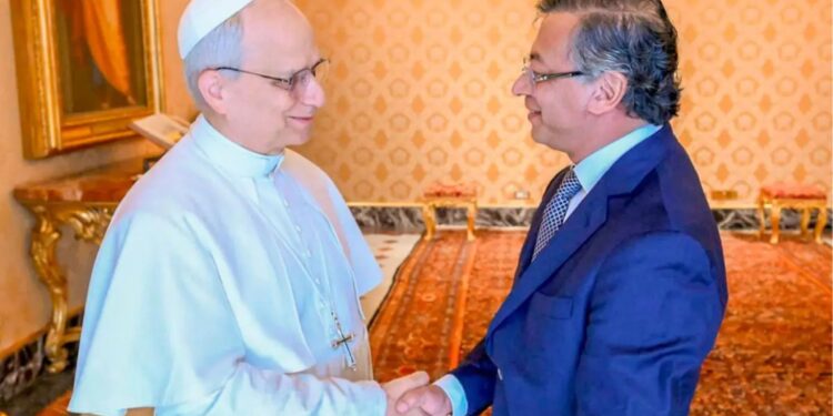 Papa León XIV recibirá al presidente Gustavo Petro este jueves en el Vaticano