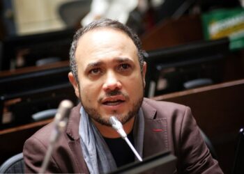 Deluque demanda al Minhacienda por riesgos en las finanzas públicas