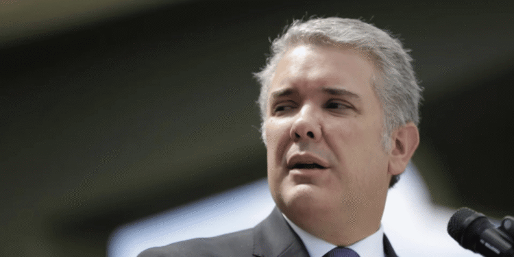 Duque cuestiona anuncio de suspensión contra Petro y pide respetar la institucionalidad