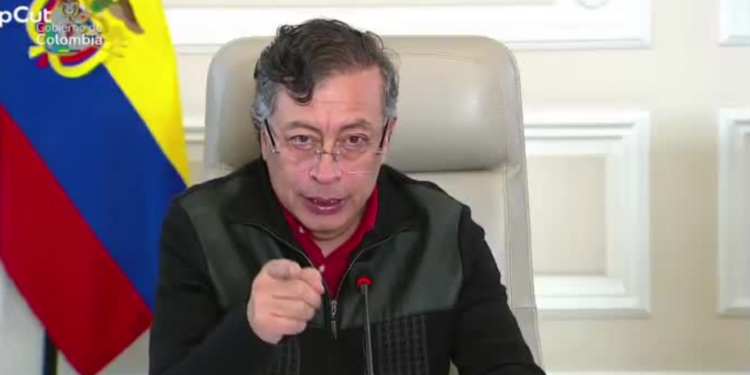 Petro denuncia presunta campaña contra Verónica Alcocer y embajador en Suecia rechaza acusaciones