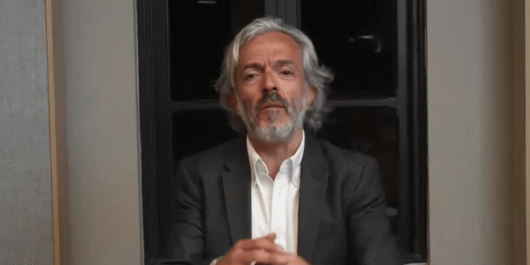 Juan Daniel Oviedo se declara neutral y pide más debates entre los finalistas