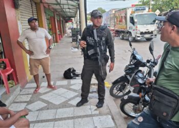 Gaula intensifica campañas de prevención contra la extorsión y el secuestro en mercados de Riohacha