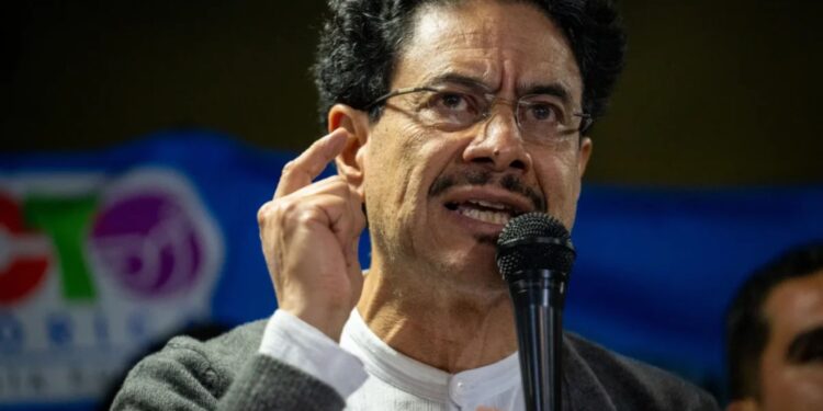 Iván Cepeda asume responsabilidad por errores de campaña y denuncia amenazas contra su equipo