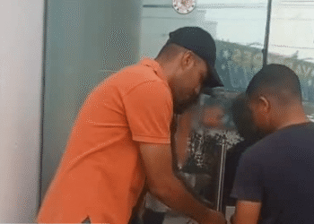 Comunidades de Albania protestan en la Alcaldía por falta de agua potable