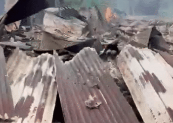 Incendian dos viviendas y secuestran a cuatro personas en zona rural de Antioquia