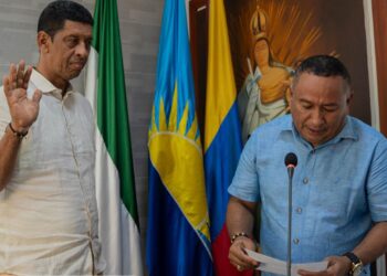 Sandy Toro asume como nuevo concejal del Distrito de Riohacha