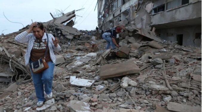 Suben a 920 los muertos por los terremotos en Venezuela