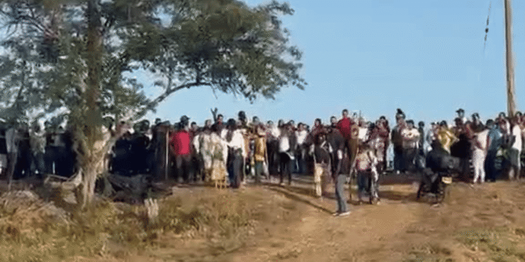 Comunidad de Albania retiró bloqueo en la línea férrea de Cerrejón tras diez días de protesta